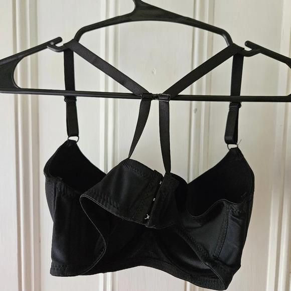 Classic Black Bra - Picture 5 of 9